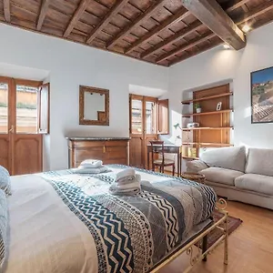  Appartamento Montecitorio & Pantheon Stylish Flat